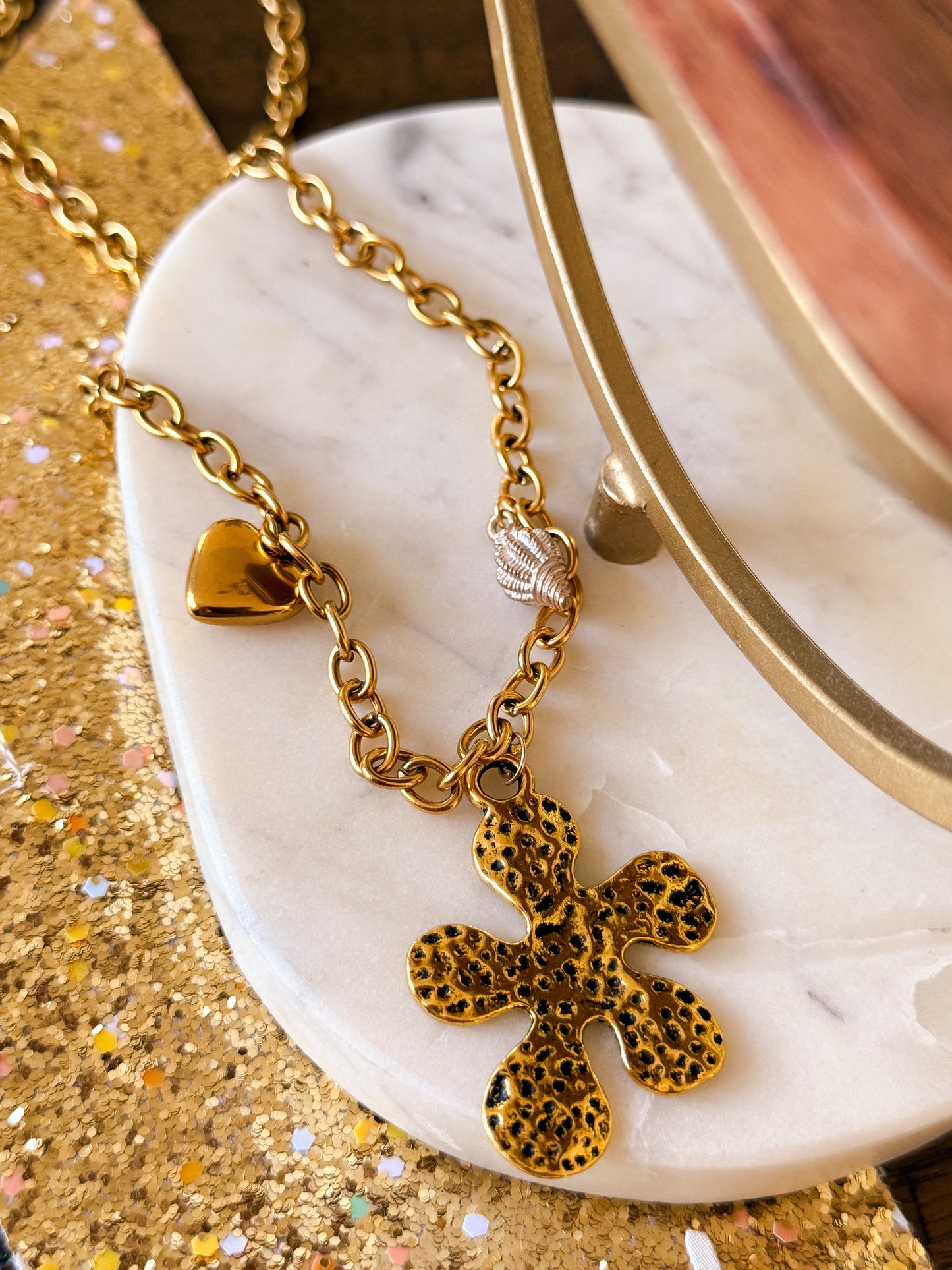 Bold necklace