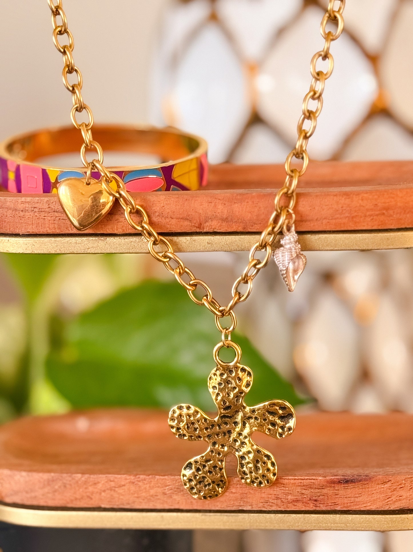 Bold necklace